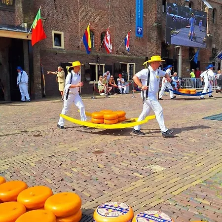 Finse Kota Met Prive Sauna En Hottub Spanbroek